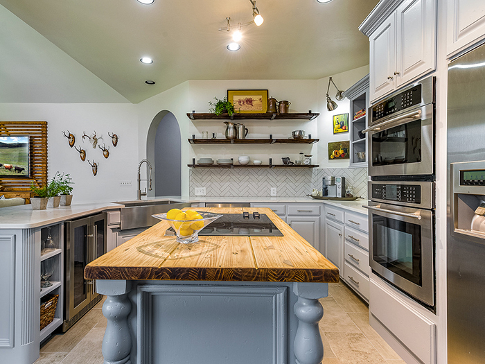 A U-shaped kitchen layout -- According to a Houzz study, this is the second most popular kitchen layout. Photo courtesy of Bill Wilson at .